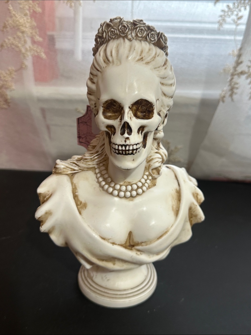 Bella Lux skeleton bust candle